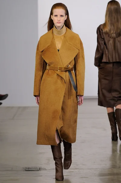 Look 10